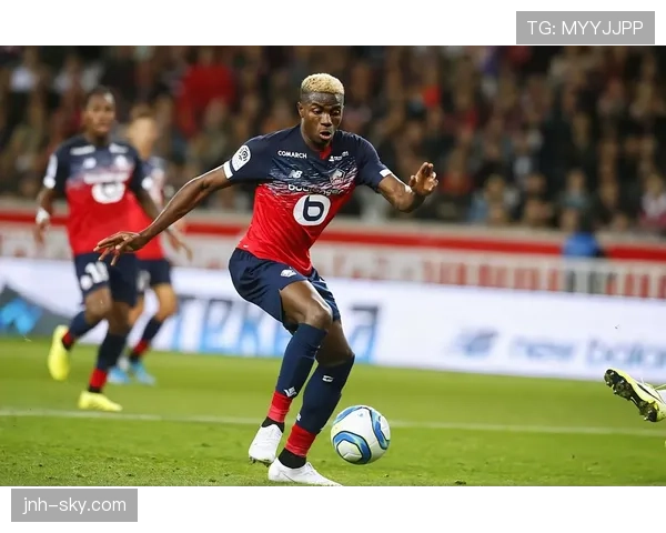 奥斯梅恩压迫能力解析：前场逼抢如何强化整体体系