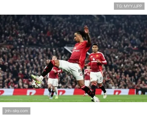 曼联转会策略是否失误：对球队阵容竞争力与赛季表现的影响评估